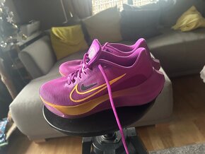 Predám dámske bežecké tenisky Nike Zoom fly 5 - 3