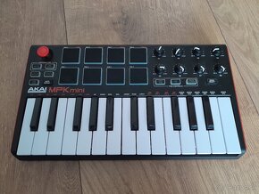 AKAI MPKmini - 3