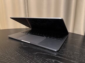 MacBook Air 13" M3 SK 2024 Vesmírno sivý - 3