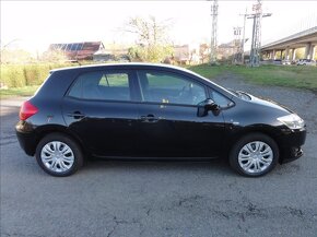 Toyota Auris 1.6 97kW 2009 129976km 1.majitel serviska - 3