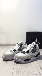 Jordan 4 - 3