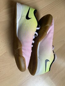 Halovky NIKE Jr veľkosť 33 - 3