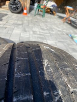 Letné gumy NOKIAN 225/55 R17 - 3