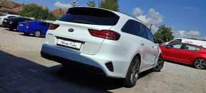 Kia Ceed SW 1.6 CRDi Silver Možný Leasing - 3