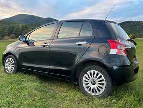 Toyota Yaris 1,0 VVTI r.v. 2010 - 3