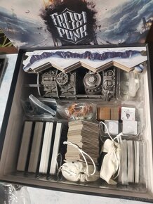 Spoločenská hra FROSTPUNK s rozšírením - 3