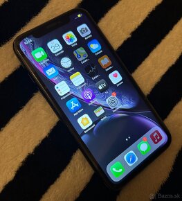 iPhone XR 64GB black - 3