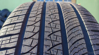 Celoročné pneu 275/45 R21 --- PIRELLI - 3