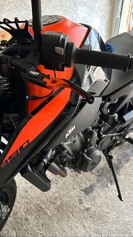 KTM Duke 890 - 3