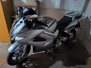 Honda vfr 800 - 3