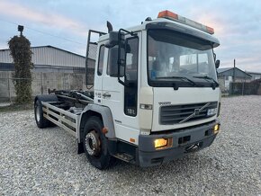 VOLVO FL6 4X2 HÁKOVÝ NOSIČ KONTAJNEROV - 3