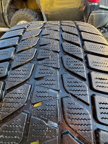 Bridgestone Blizzak LM-25 235/50 R19 - 3