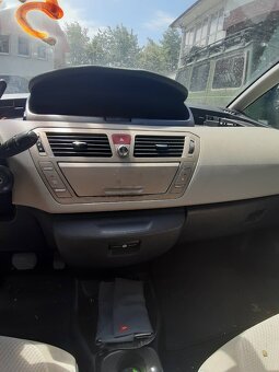 Citroen C4 Grand Picasso 1,6HDi 80kw kód:9HZ - 3