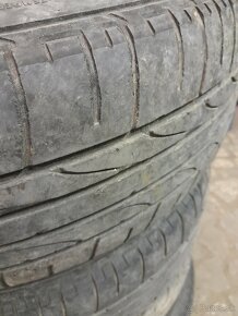 Predám pneu 215/65 r16 98H - 3