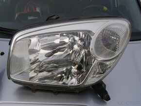 Predné reflektory Toyota RAV4 - 3