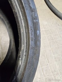 225/40 R18 - 3