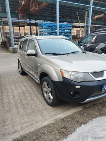 Mitsubishi Outlander 2 - 3