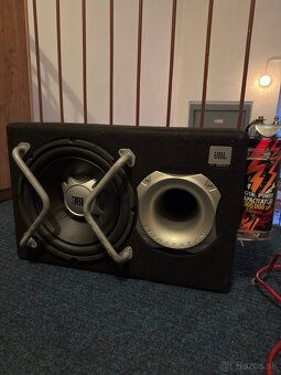 JBL Subwoofer do auta - 3