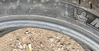 275/35 R19 Michelin Pilot Sport 4 - 3