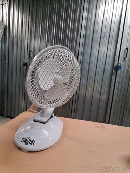 Malý ventilátor TAIFUN s klipom a stojanom - 3