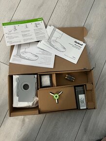 Robotický vysávač iRobot Roomba i7+ - 3