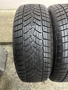 ZIMNE GOODYEAR 235/60 R18 - 3