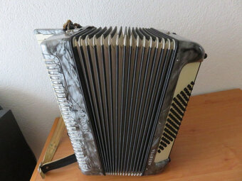 predam akordeon hohner arietta 72basovy - 3