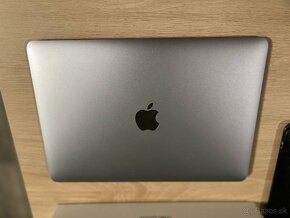 MacBook (Retina, 12-palcový, 2017) - 3