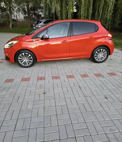 Peugeot 208.1.2.l pure tech 23.000km - 3