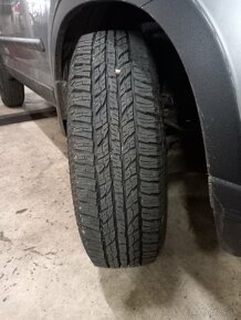 YOKOHAMA 215/80 R16 - 3