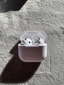 airpods 4 - 3