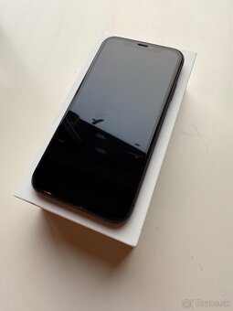 Predám iPhone 11 128GB Black - 3