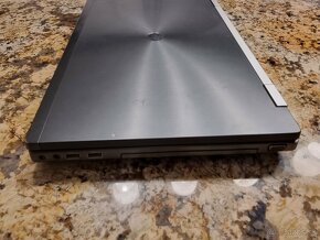 HP ELITEBOOK 8560W - 3