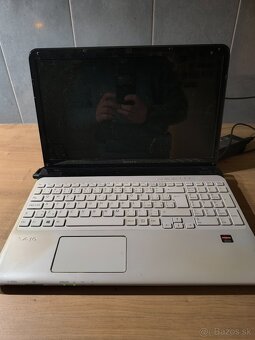 Sony Vaio model SVE1512E1EW Pokazený - 3