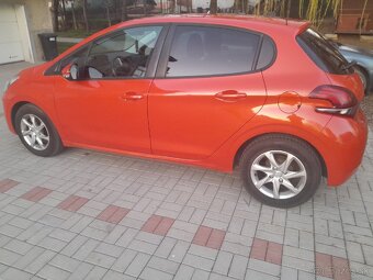 Predam peugeot 208. 1.2 l 41000km - 3