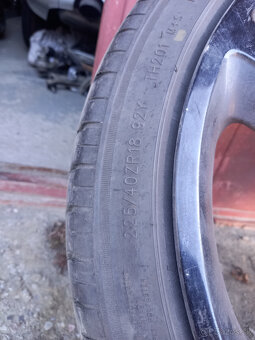 225/40 R18 - 3