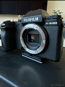 Predám Fujifilm X-S20 + XC 15-45 + Viltrox 27mm F1.2 - 3