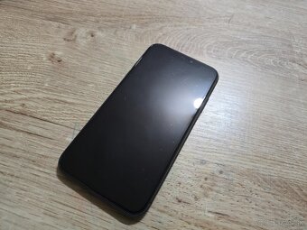 Iphone 11 128gb na telefone je nova bateria vdaka comu ma su - 3