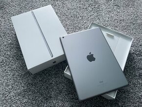 Apple iPad 6th generation - 3