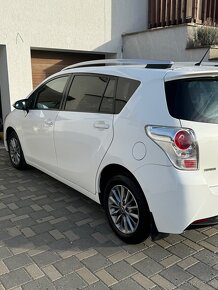 Toyota Verso 1.8 benzín - 3