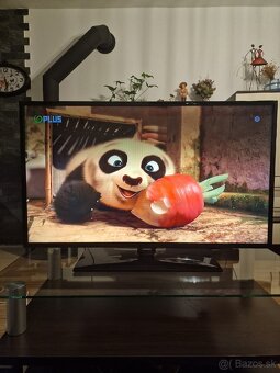 Predam TV SAMSUNG 42" (106 cm) - 3