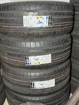 Dunlop 275/55 R19 111V - 3