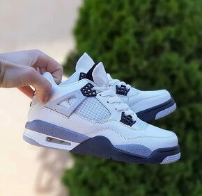 Nike Air Jordan 4 - 3