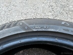 225/40 R18 - 3