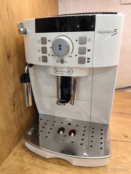 Automatický kávovar Delonghi Magnifica S ECAM 22.110.W - bie - 3