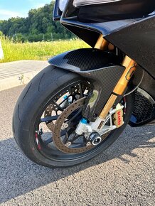 Aprilia rsv4 - 3