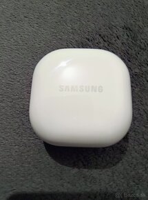 Predám Samsung Galaxy Buds Fe biele TOP stav - 3