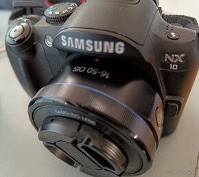 Samsung NX10 + Samsung 16-50mm f3.5-5.5 OIS - 3