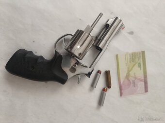 Pištoľ a revolver - 3