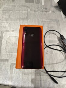 Motorola e6 Plus - 3